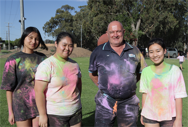 16-Days-Colour-Run-in-Nhill-Mayor-and-Youth-Councillors.png